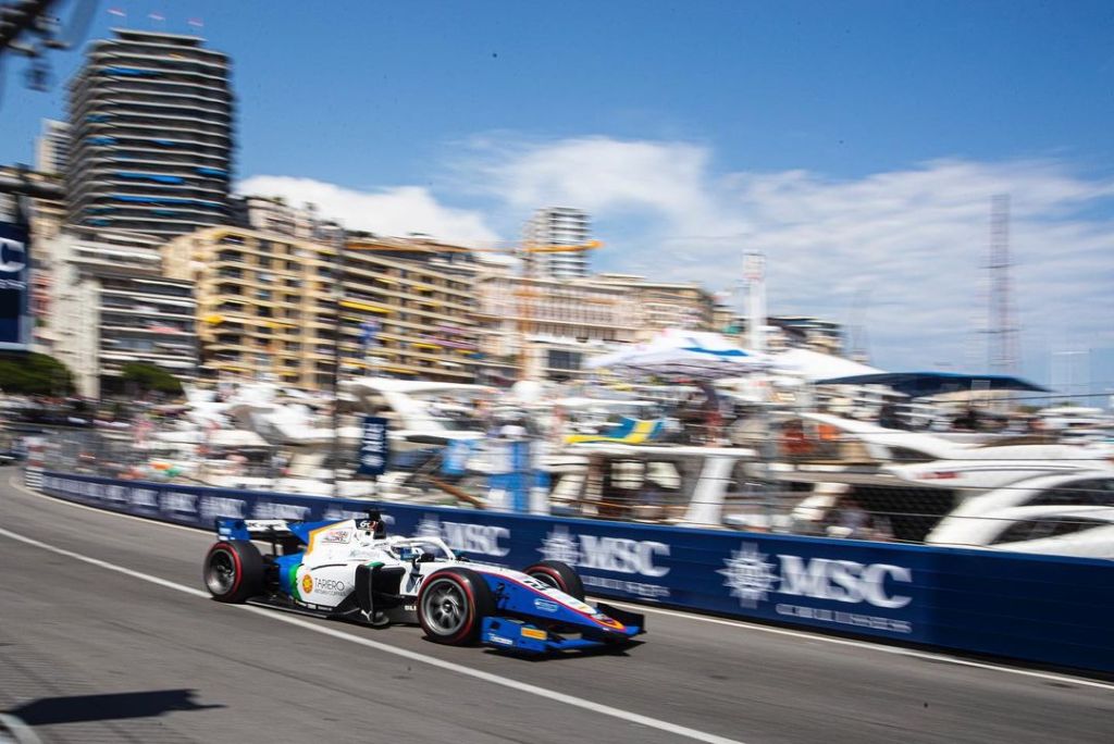 Top numero 4, Kush Maini