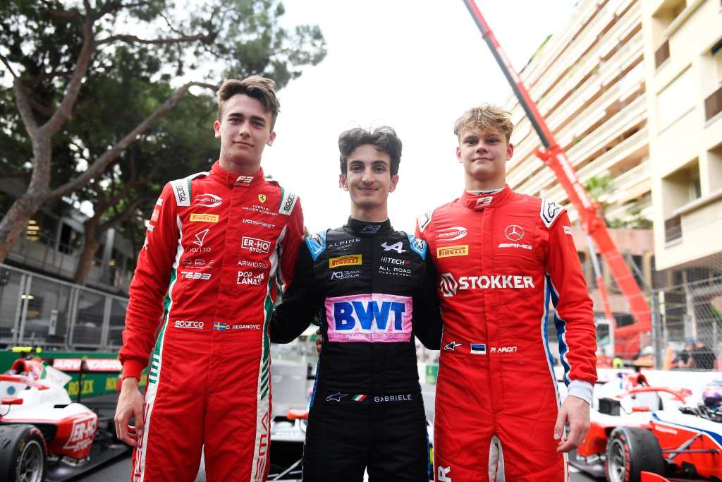 F3