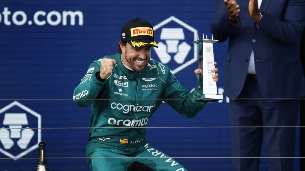 Fernando Alonso plaude all'atteggiamento di Lance Stroll come compagno di squadra. Lo spagnolo assicura che il canadese pensa sempre al bene dell'Aston Martin, al contrario di Esteban Ocon.