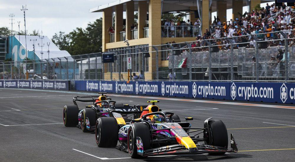 Max Verstappen è stato il chiaro dominatore del Gran Premio di Miami. L'olandese è risalito dalla nona posizione con un ritmo inarrestabile che nemmeno il suo compagno di squadra, Sergio Pérez, è riuscito ad eguagliare. È vero che avevano strategie diverse, ma Christian Horner pensa che nemmeno con la stessa strategia il messicano avrebbe potuto affrontarlo.