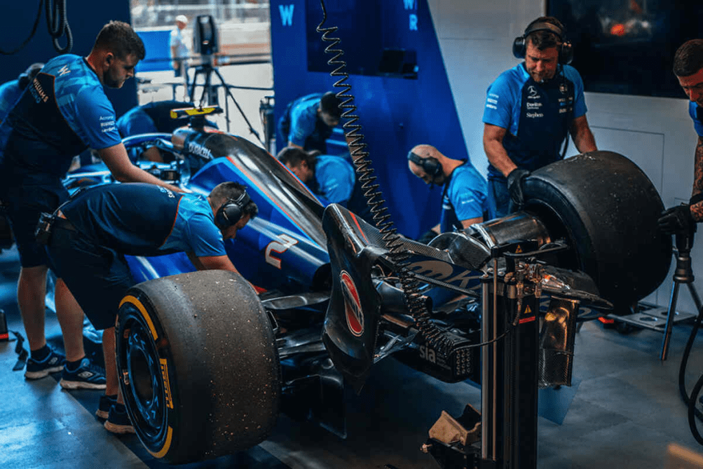 I piloti di Formula 1 hanno messo in dubbio la decisione di accorciare la zona DRS sul rettilineo principale dopo aver faticato a sorpassarsi a vicenda durante il Gran Premio dell'Azerbaigian.