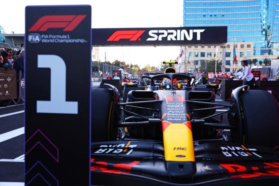 Sergio Pérez non ha tenuto nascosto il suo obiettivo per questa stagione: battere Max Verstappen per vincere il titolo.