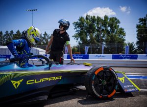Nico Muller nell'abitacolo della ABT Cupra