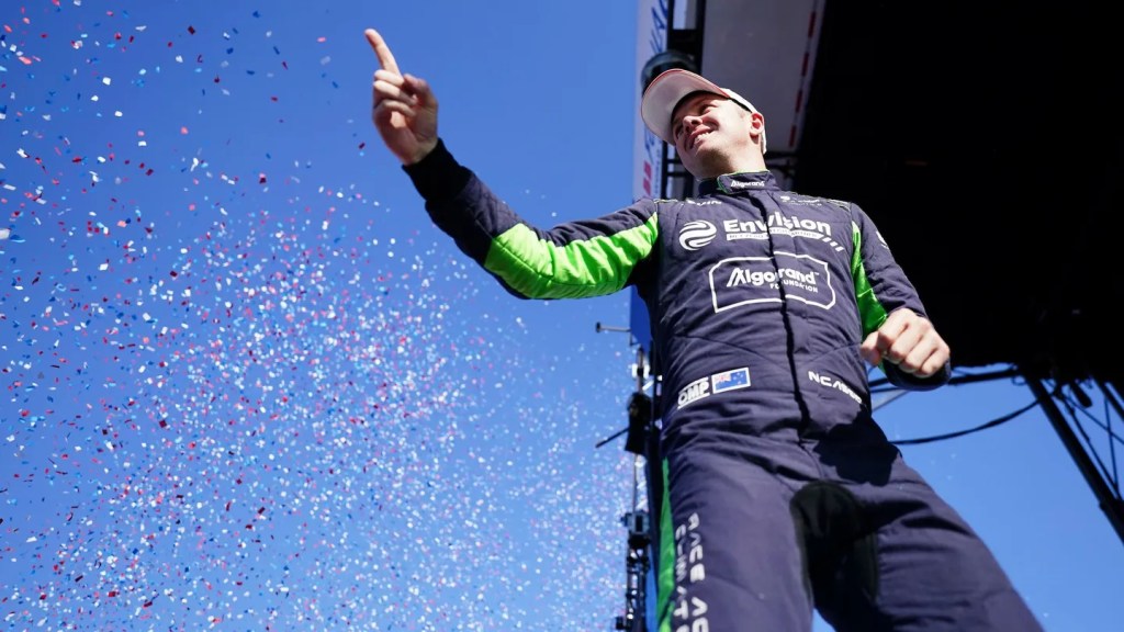 cassidy celebrates portland win