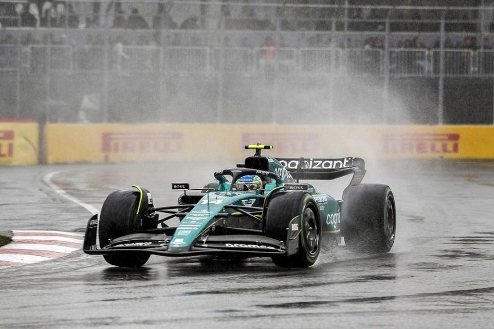 fernando alonso aston martin a