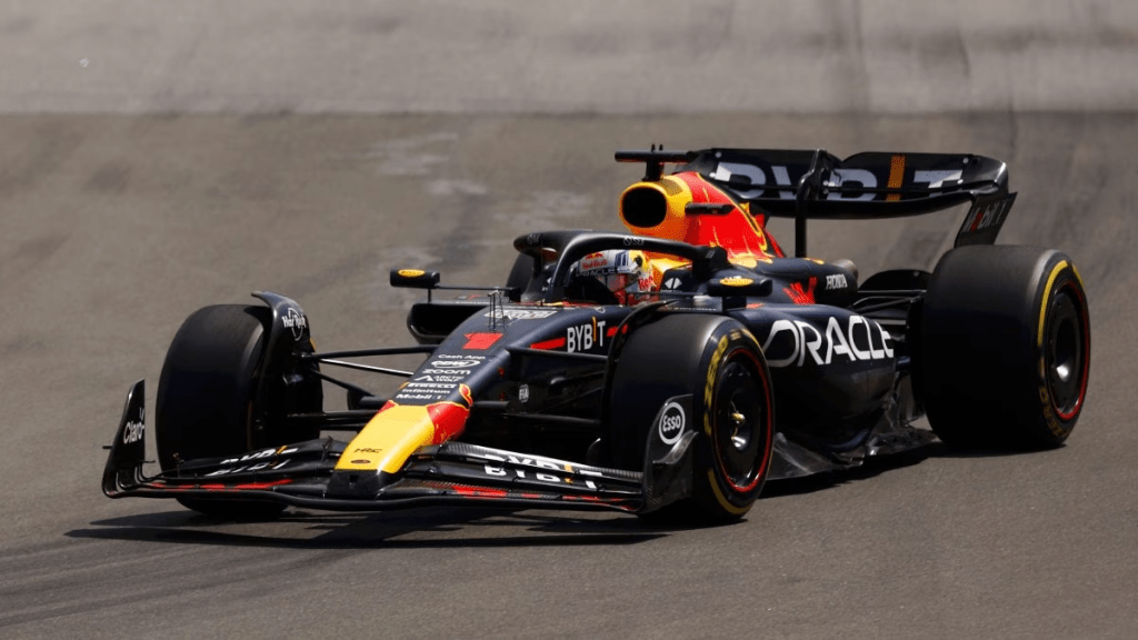 Un imprevisto a metà gara ha quasi causato problemi a Max Verstappen sulla strada per la sua sesta vittoria stagionale.
