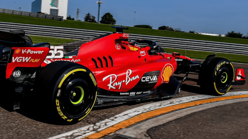 Sia Carlos Sainz che Charles Leclerc hanno testato le nuove parti a Maranello come parte della giornata di riprese assegnata, in vista del Gran Premio d'Austria.