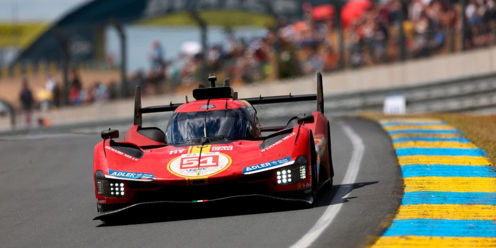 Il pilota della Ferrari Alessandro Pier Guidi ha ammesso di aver pensato che "tutto fosse perduto" quando è finito in testacoda sulla ghiaia. Quell’incidente, alla fine, non ha compromesso la strada verso la prima vittoria del marchio alla 24 Ore di Le Mans dopo 58 anni.