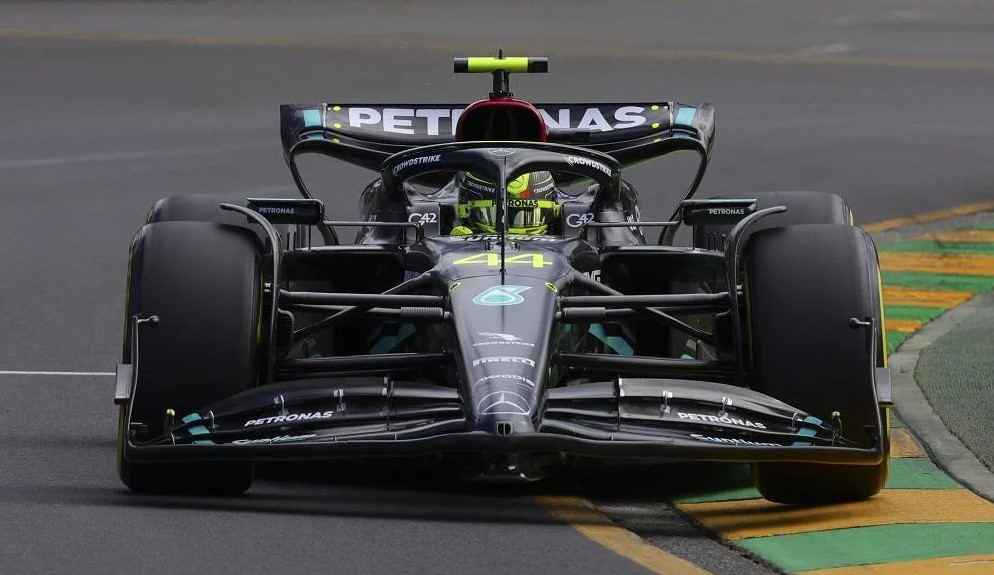 La W14 ha mostrato diversi problemi dall'inizio della stagione, ma Lewis Hamilton si è spesso lamentato di uno in particolare: il sedile. Il britannico si è trovato a disagio con la posizione di guida e assicura che nemmeno gli aggiornamenti potranno migliorare la sua situazione.