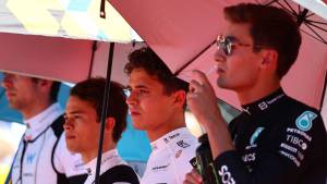 George Russell ha difeso Nyck De Vries, motivando il perché potrebbe star faticando in Formula 1