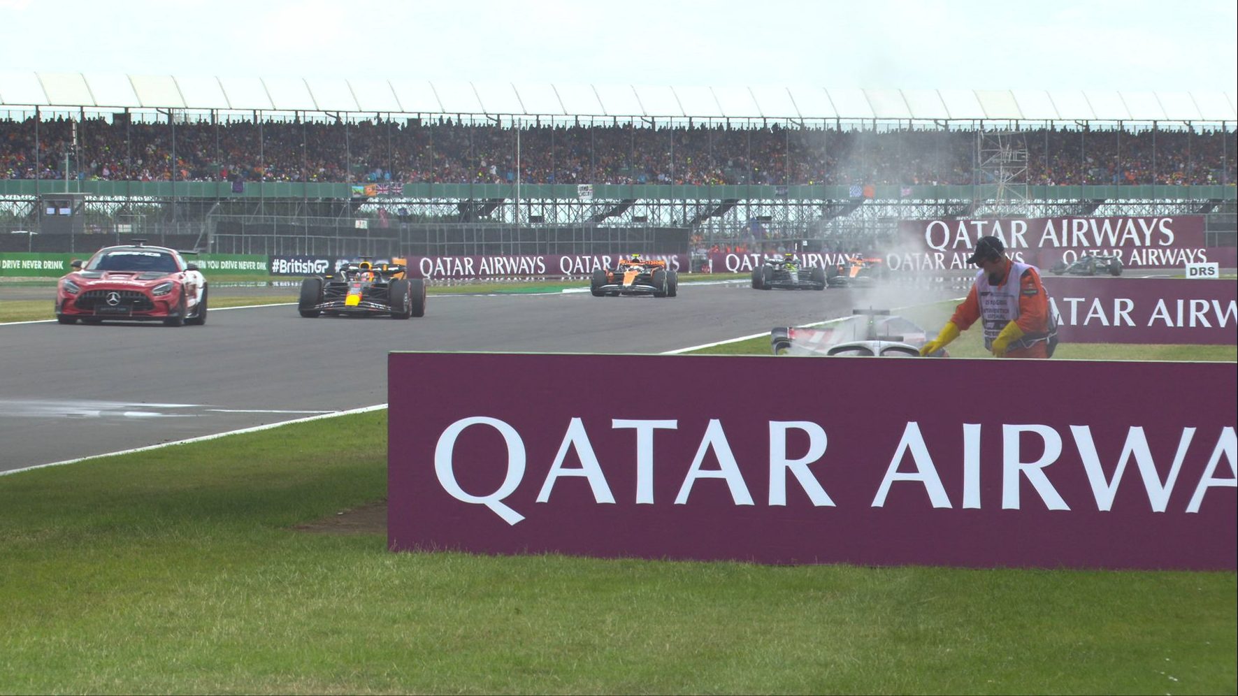 Verstappen vince, dietro di lui Norris e Hamilton.