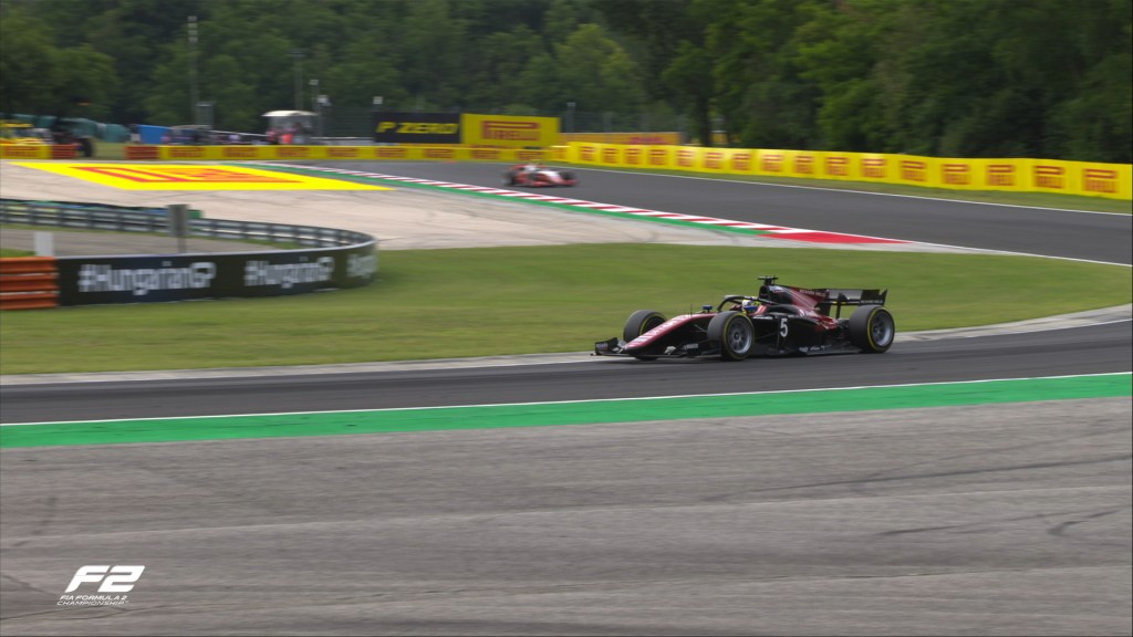 Le prove libere ungheresi della Formula 2 hanno visto Iwasa primo davanti a Vesti di un decimo e a Pourchaire quinto di mezzo secondo.
