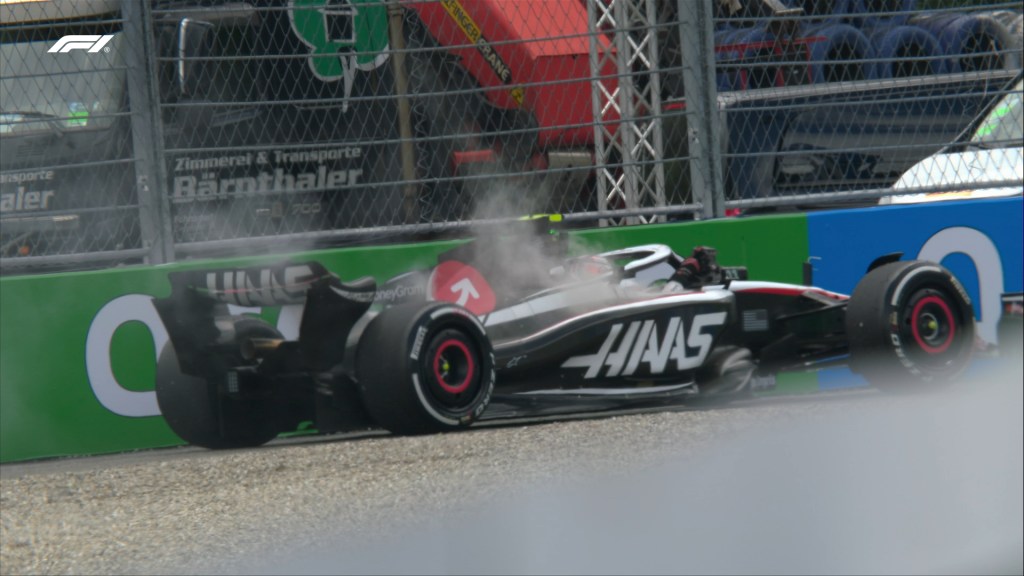 Hulkenberg fermo a bordo pista
