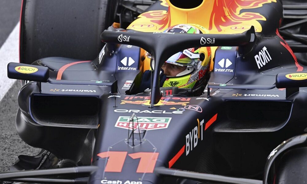Sergio Perez ha risposto alle accuse secondo cui potrebbe essere sostituito se le sue prestazioni in qualifica non migliorassero.