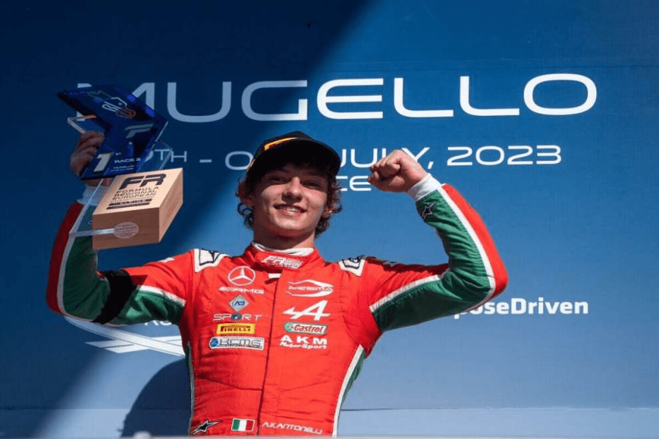 Andrea Kimi Antonelli ha vinto la seconda gara del fine settimana del campionato europeo di Formula Regional, piena di incidenti, al Mugello.   
