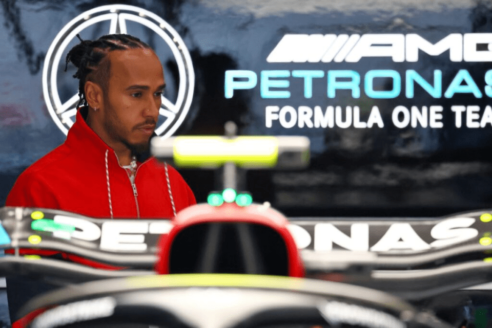 Lewis Hamilton non esclude di vincere una gara quest'anno, ma vede Max Verstappen molto avanti dopo la prima metà della stagione.