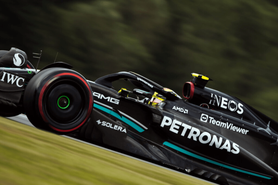 Il team principal della Mercedes, Toto Wolff, ha spiegato perché ha fatto il passo insolito di aprirsi due volte in radio con Lewis Hamilton durante il Gran Premio d'Austria di ieri.