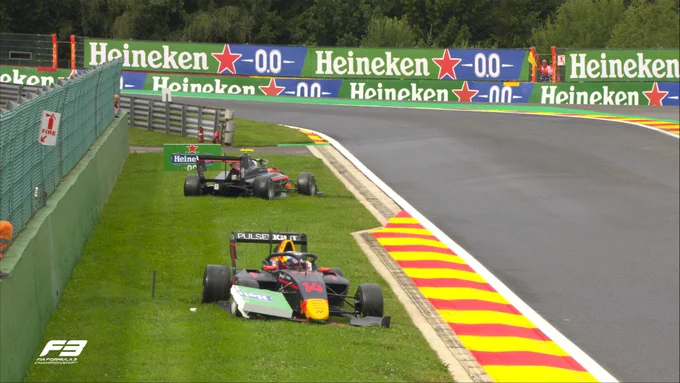 F3 | GP Belgio: Vince Collet, out Bortoleto e Marti, ma quante Safety Car!