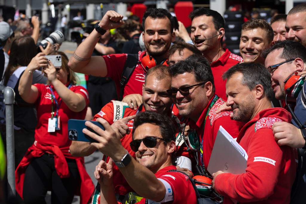 Rafael Camara di Prema ha conquistato la sua prima vittoria nel campionato europeo di Formula Regional in gara-1 a Spa-Francorchamps.