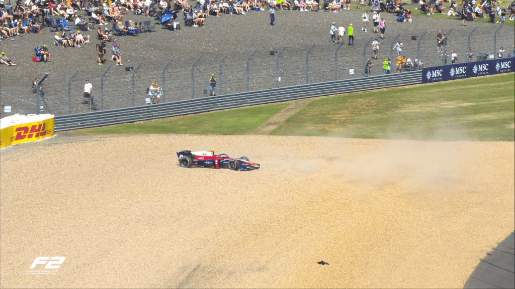 Il pilota della DAMS Ayumu Iwasa ha fatto segnare il miglior tempo davanti a Victor Martins nelle prove libere di Formula 2 a Silverstone.
