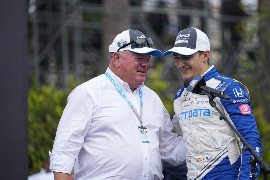 Alex Palou e le vicissitudini, anche legali, con Ganassi e McLaren. La rinuncia al team di F1? Complice anche l'età.
