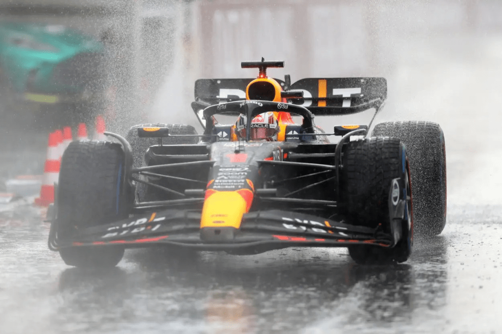 Tempo di voti per i protagonisti del Gran Premio d’Olanda. A Zandvoort, a vincere è il padrone di casa Max Verstappen. Sul podio con lui l’eterno Fernando Alonso e uno spettacolare Pierre Gasly.