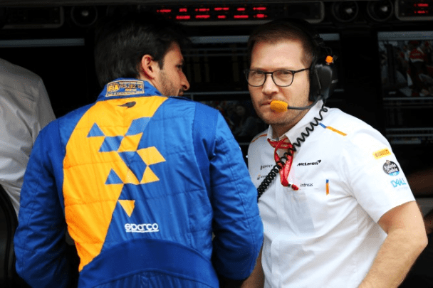 Carlos Sainz Sr. ha confermato di aver ricevuto contatti dall'Audi riguardo a suo figlio Carlos Sainz Jr. Tuttavia, l'attenzione resta sul rinnovo con la Ferrari.