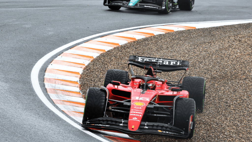 Il Team Principal della Ferrari, Frederic Vasseur, ha difeso la squadra dopo l'errore ai box nelle prime fasi del Gran Premio d'Olanda.