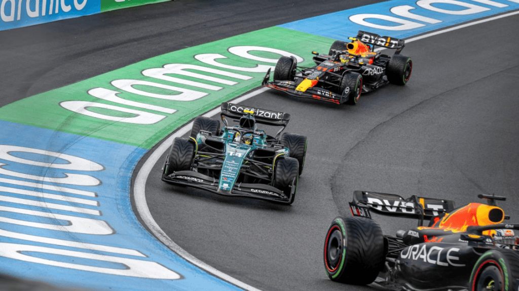 Fernando Alonso è stato determinante nella decisione dell'Aston Martin di restare fuori prima della bandiera rossa, una decisione che le ha permesso di concludere al secondo posto.