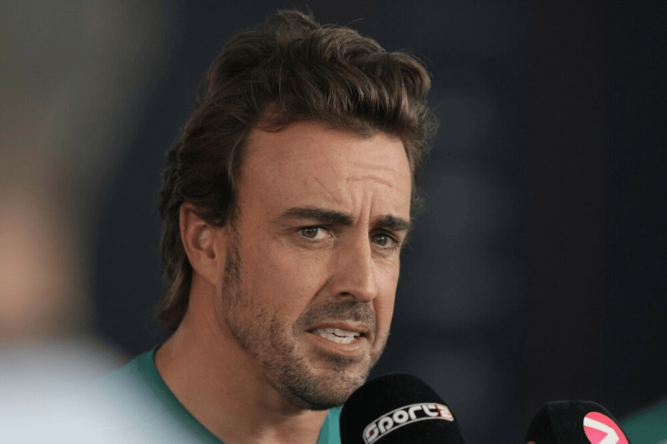Fernando Alonso e Lewis Hamilton sono stati e sono due dei più grandi talenti passati dalla Formula 1. Nonostante l'età, entrambi continuano a esibirsi come se avessero vent'anni.