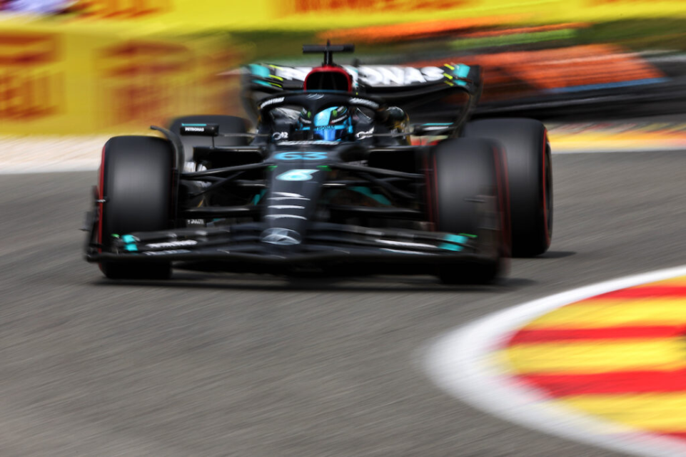 Quest'anno George Russell è stato ampiamente battuto dal compagno di squadra Lewis Hamilton. Mercedes ha spiegato il motivo dietro questa situazione.