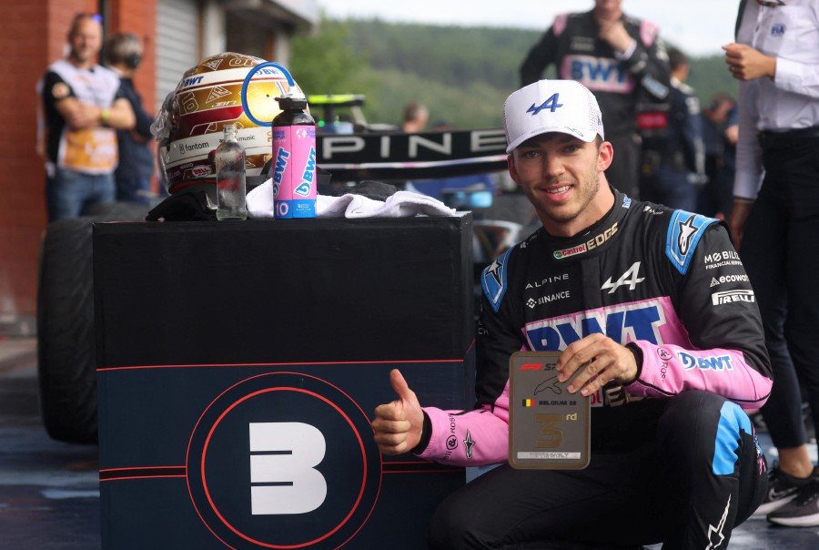 Pierre Gasly ritiene che Alpine non sia lontana da Aston Martin, Mercedes o Ferrari. Il francese, infatti, crede di essere a “due o tre decimi” dagli inseguitori della Red Bull e mette addirittura la A523 praticamente alla pari con la W14 in termini di gestione delle gomme.