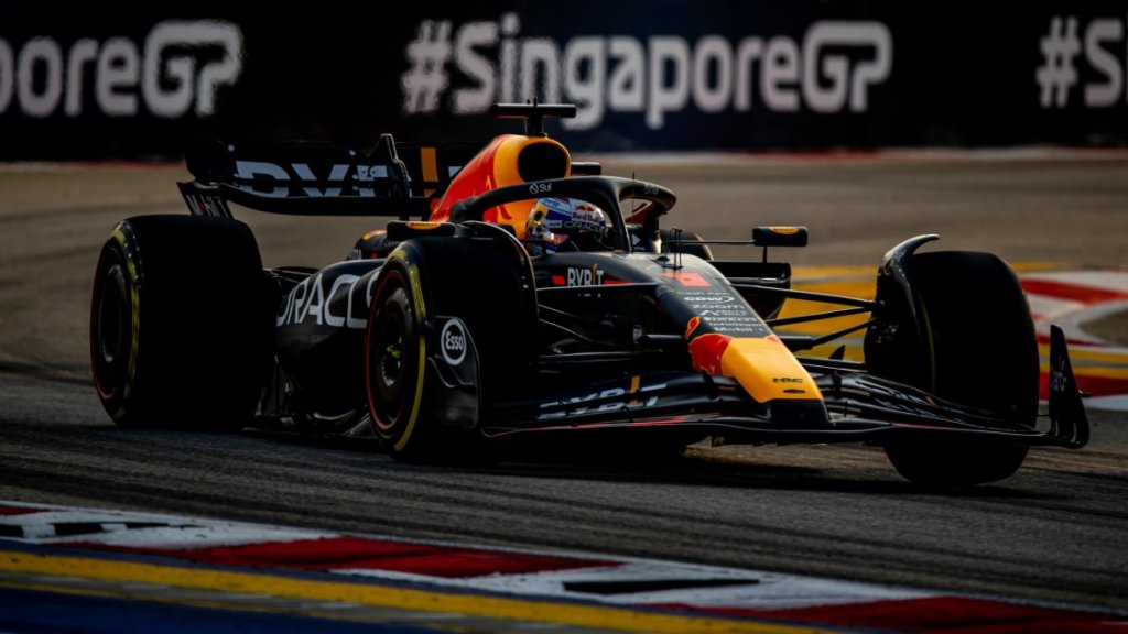Verstappen sul tracciato di Singapore: assetto non adatto, torneremo al massimo in Giappone, qualche speranza per Ferrari?