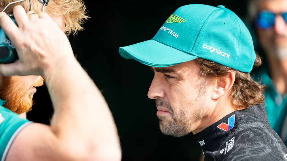 Il pilota dell'Aston Martin Fernando Alonso ha elogiato la FIA per come ha gestito due situazioni potenzialmente pericolose negli ultimi due fine settimana di Gran Premio.