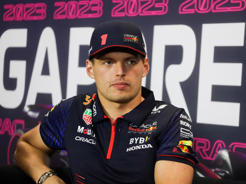 Max Verstappen è rimasto insoddisfatto dopo una sessione di prove libere del venerdì poco brillante sul circuito di Marina Bay Street.