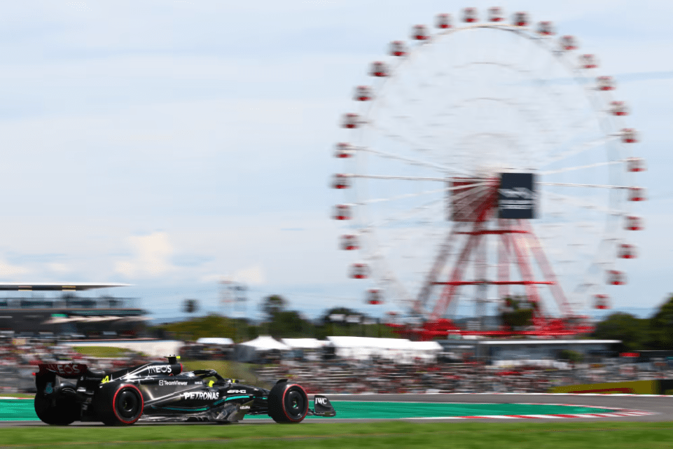 Lewis Hamilton teme che la Mercedes possa non essere in grado di ridurre il deficit di prestazioni nei confronti della Red Bull in tempo per l'inizio della prossima stagione dopo essersi qualificata un secondo dietro di loro in Giappone.