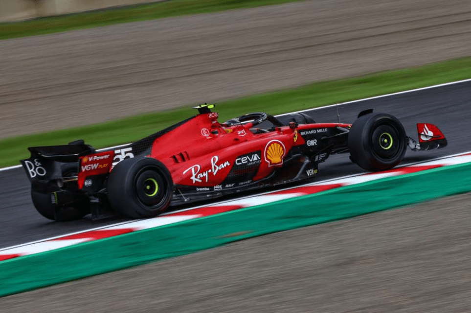 Carlos Sainz si rammarica di aver perso il quinto posto a favore di Lewis Hamilton nella sua seconda sosta a causa di un undercut, ma è comunque soddisfatto della sua prestazione.