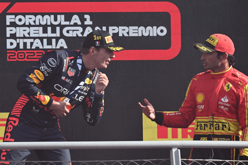 Max Verstappen ha ottenuto la sua decima vittoria consecutiva a Monza. Helmut Marko ha rivelato che il pilota olandese era un po’ teso prima della gara.