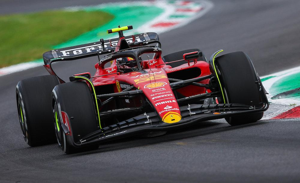 Il verdetto ufficiale degli steward della FIA di Formula 1 ha chiarito perché nessuno dei due piloti della Ferrari è stato penalizzato al termine delle qualifiche del Gran Premio d'Italia, dove Carlos Sainz ha conquistato la pole.