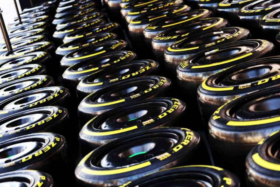 Pirelli e F1 hanno annunciato il continuo del loro rapporto con, un rinnovo del contratto con il produttore di pneumatici fino al 2027, con opzione di rinnovo fino al 2028, vincendo così anche la “sfida” con Bridgestone.