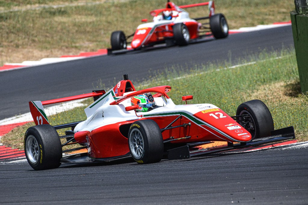 Andrea Kimi Antonelli si è laureato campione europeo Formula Regional a Zandvoort con due gare d'anticipo.