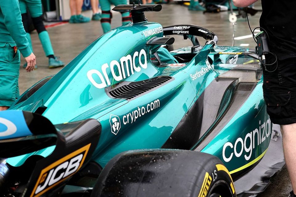 Il team inglese ha dichiarato che all'inizio della prossima stagione verrà ufficializzato il nuovo nome della scuderia