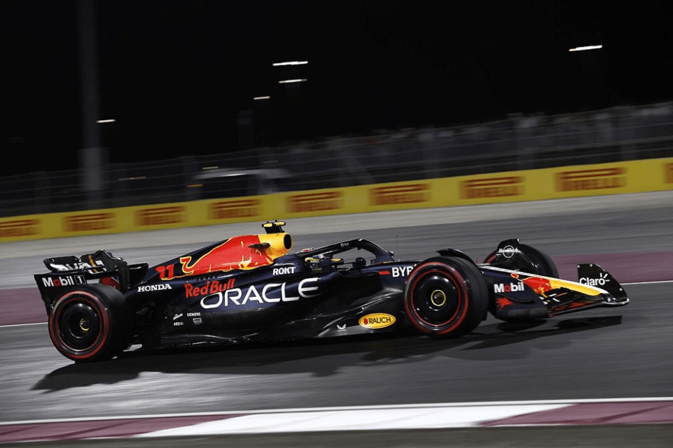 Sergio Perez si gioca molto nel finale di stagione. Il messicano arriva da una serie di risultati pessimi che lo mettono sul filo del rasoio e nonostante la Red Bull assicuri che non c'è nessun ultimatum, la squadra austriaca ha chiarito che deve recuperare la competitività dimostrata a inizio anno e, almeno, assicurarsi il ​​secondo posto in classifica.
