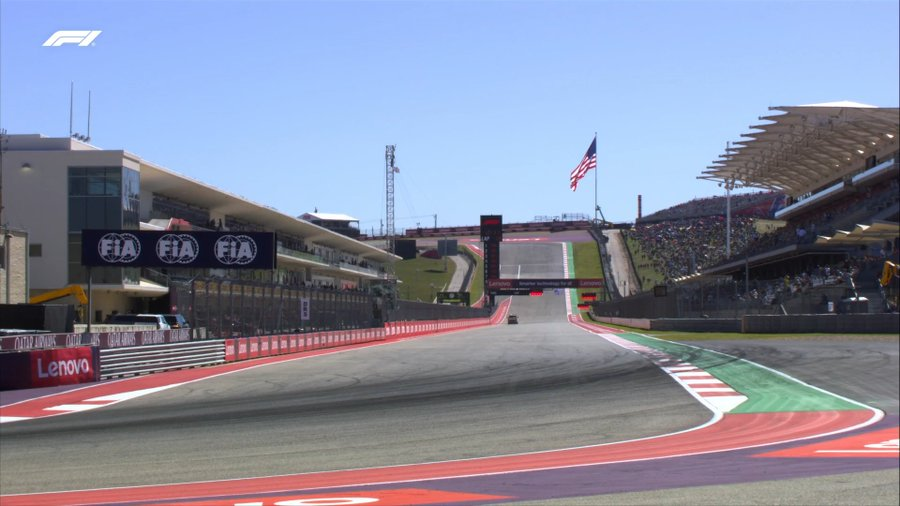 La prima sessione di prove libere del GP degli USA. Prima posizione per Verstappen, seguito a ruota da Leclerc e Hamilton. Attardate le due McLaren.
