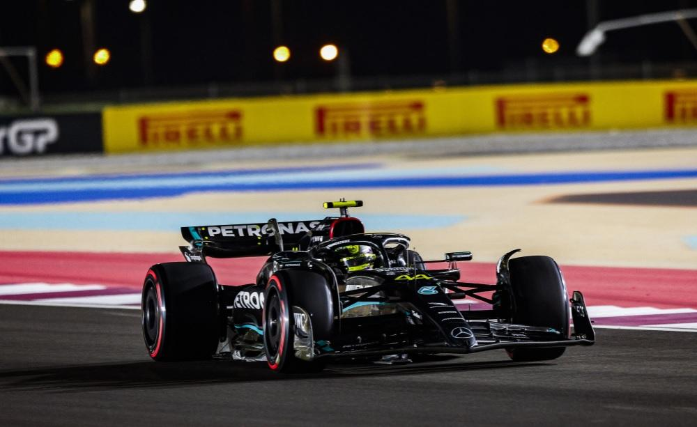 Lewis Hamilton crede che il bouncing abbia continuato – e continuerà - ad avere un impatto negativo sulle prestazioni della Mercedes.