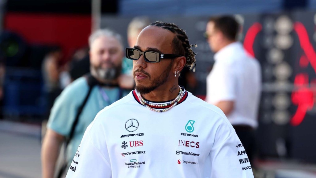 Lewis Hamilton è convinto che altre vetture avrebbero fallito lo stesso controllo del plank al quale la sua vettura è stata sottoposta ad Austin, e ha sottolineato che la Mercedes non ha ottenuto alcun vantaggio dalla violazione.