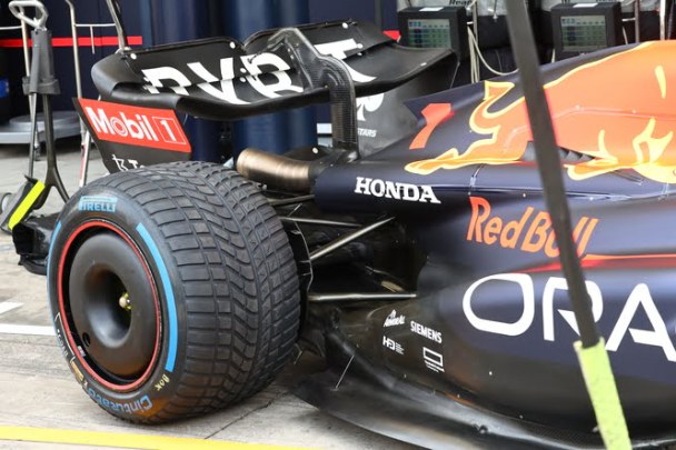 Red Bull RB19 sospensioni