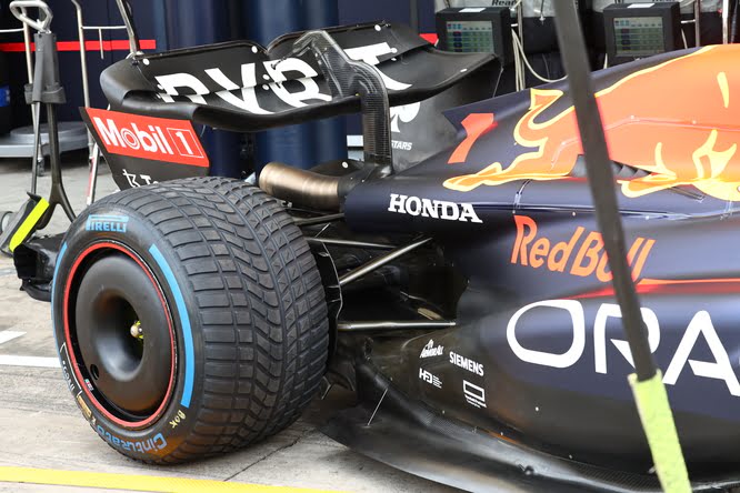 Red Bull RB19 sospensioni