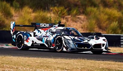 Andiamo ad analizzare le parole di Valentino Rossi e di alcuni membri di BMW e del team WRT sul suo debutto nel WEC.