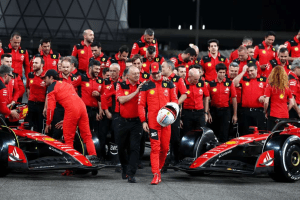 Con il secondo posto di Leclerc ed i zero punti di Sainz raccolti a Yas Marina, si conclude la prima stagione con Vasseur al comando della GeS Ferrari.